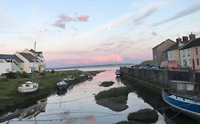 Combe-N-Sea
